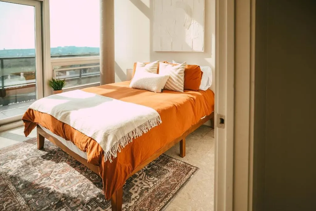 New Luxury 2Br Penthouse Apt In Central Halifax 0*,