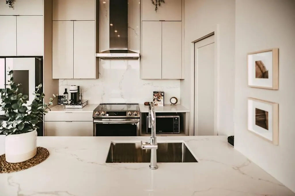 New Luxury 2Br Penthouse Apt In Central Halifax 0*,  Kanada
