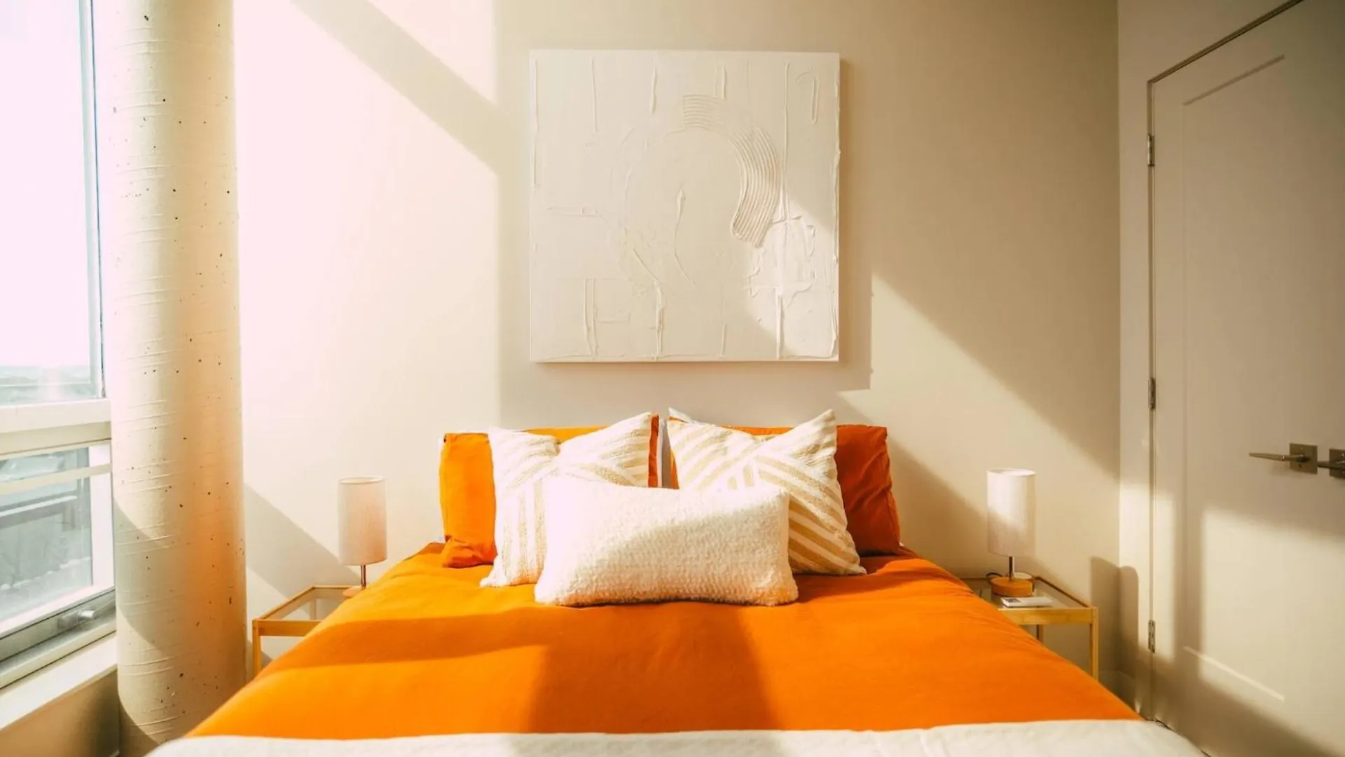 New Luxury 2Br Penthouse Apt In Central Halifax