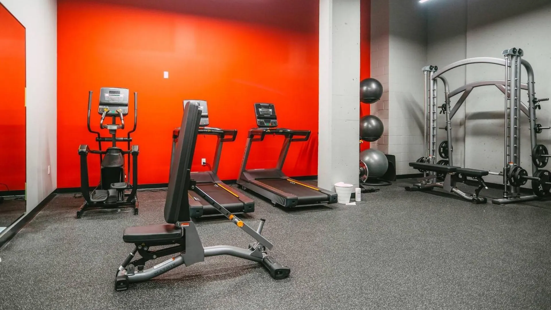 New Luxury 2Br Penthouse Apt In Central Halifax
